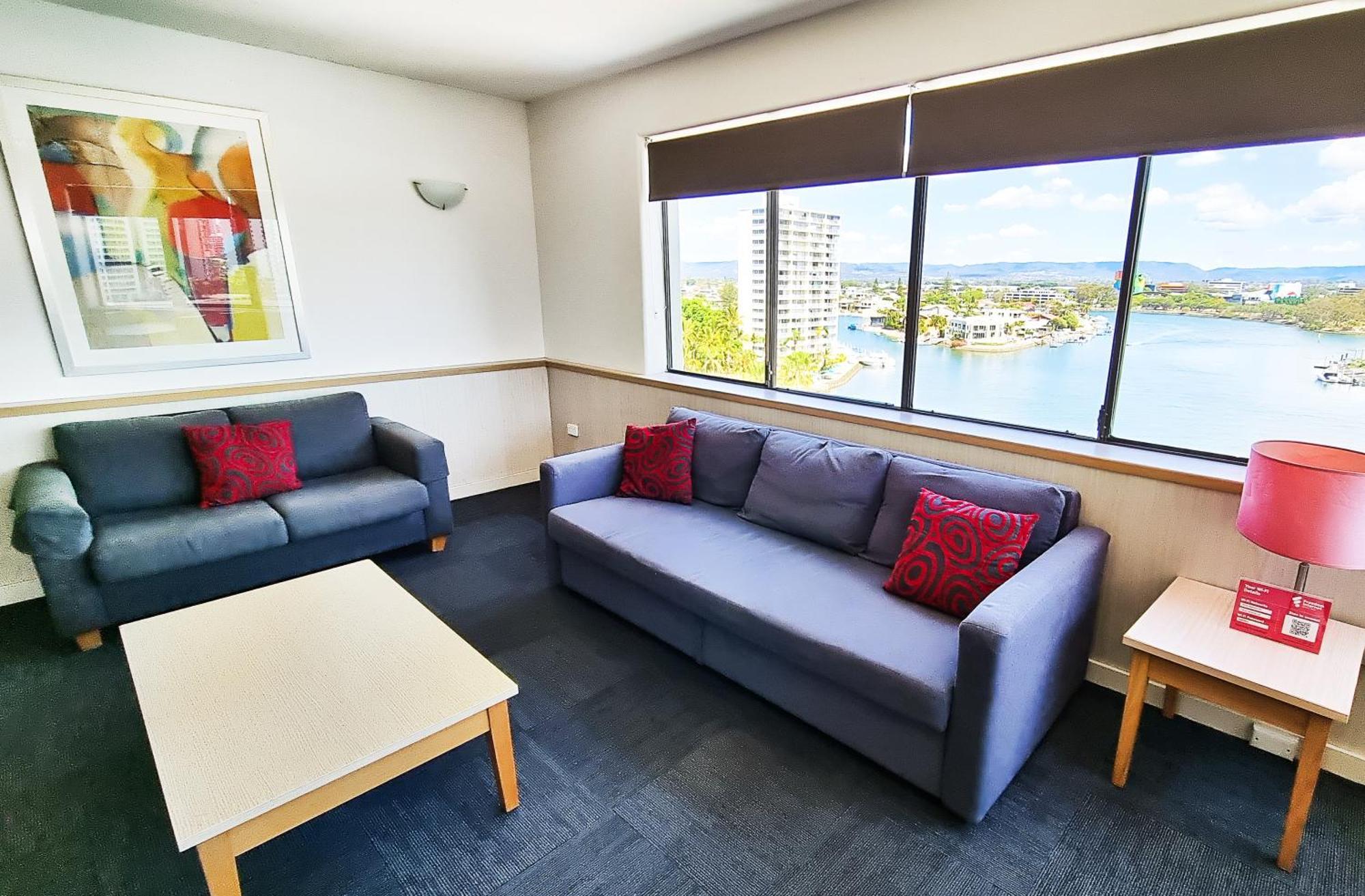 Tiki Hotel Apartments Surfers Paradise Gold Coast Bagian luar foto