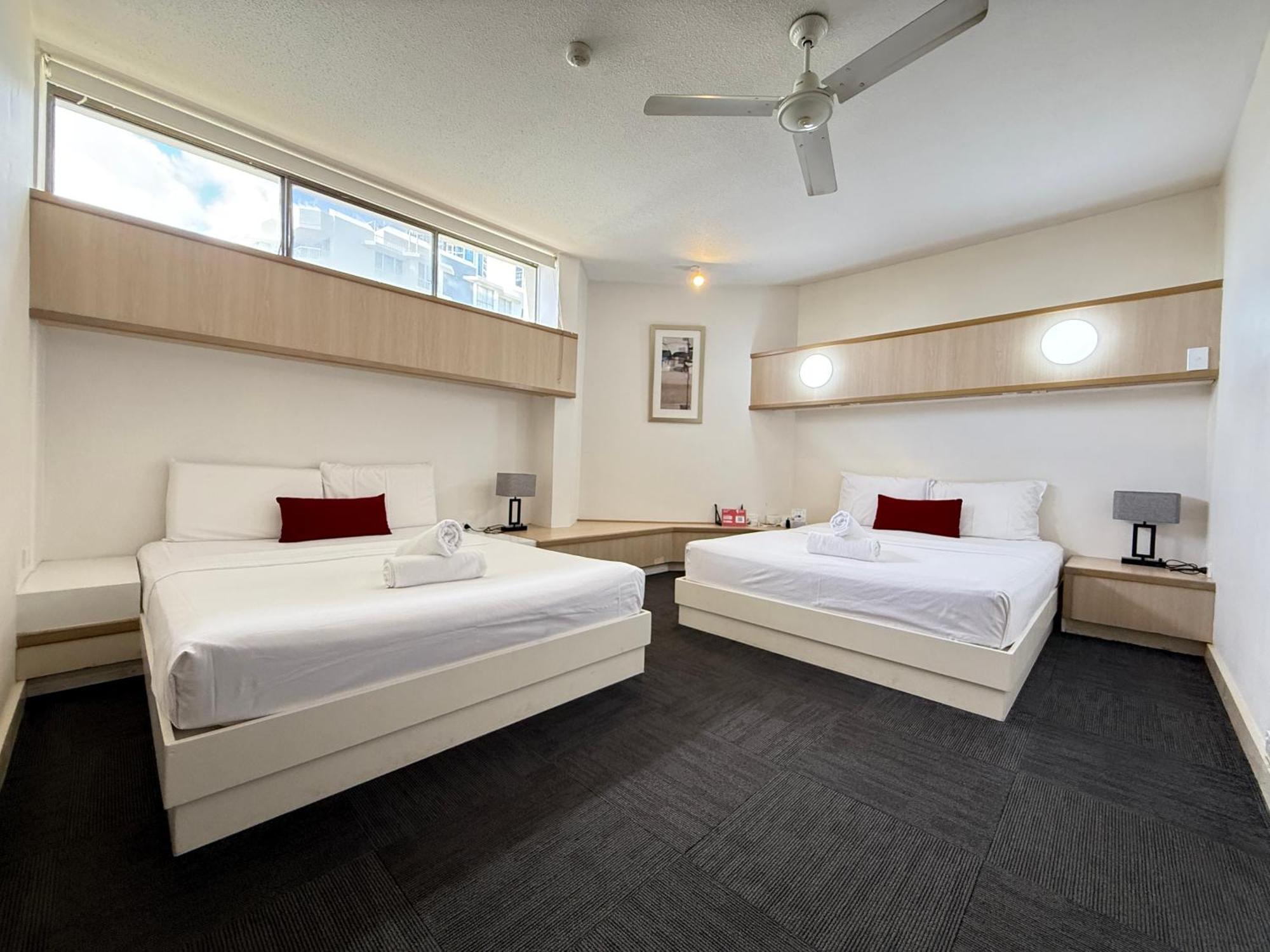 Tiki Hotel Apartments Surfers Paradise Gold Coast Bagian luar foto